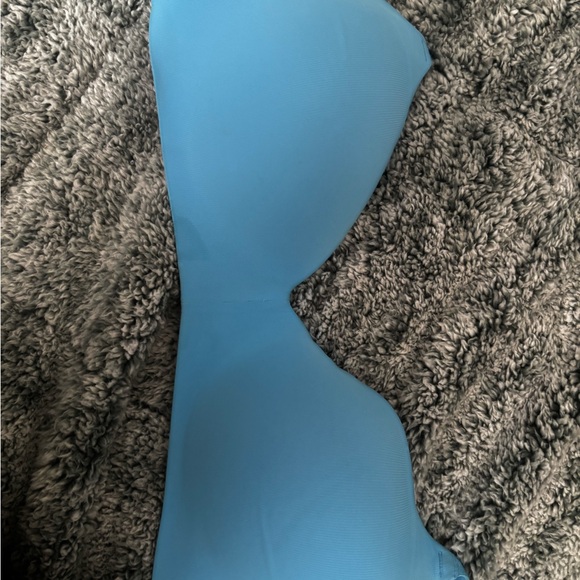 VS/Pink Bras - Picture 11 of 15